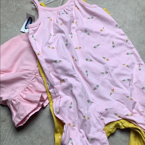 Old Navy Baby Girl outfit set - Picture 4 of 7